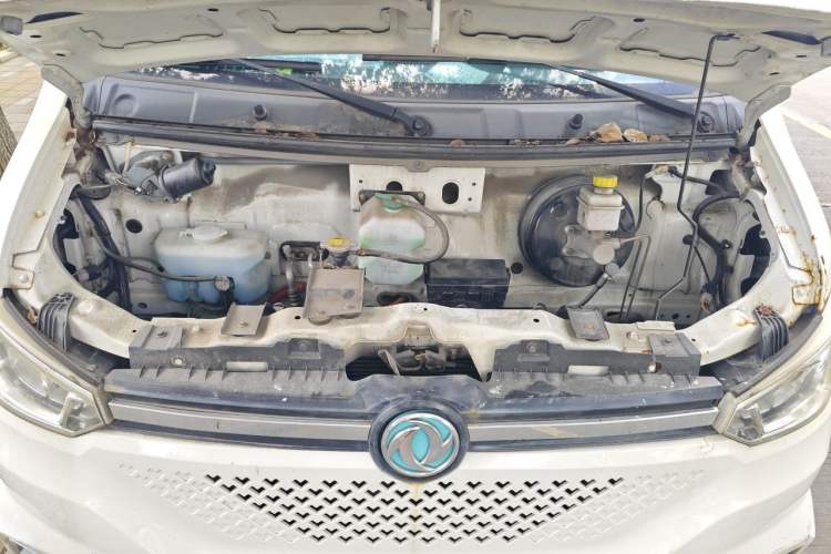 Used Dongfeng Yufeng EM26 2023 Standard Edition 41.472 kWh Henan Lithium Power Engine Bay