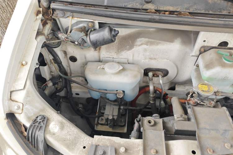 Used Dongfeng Yufeng EM26 2023 Standard Edition 41.472 kWh Henan Lithium Power Engine Bay Right