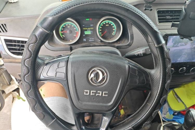 Used Dongfeng Yufeng EM26 2023 Standard Edition 41.472 kWh Henan Lithium Power Steering Wheel