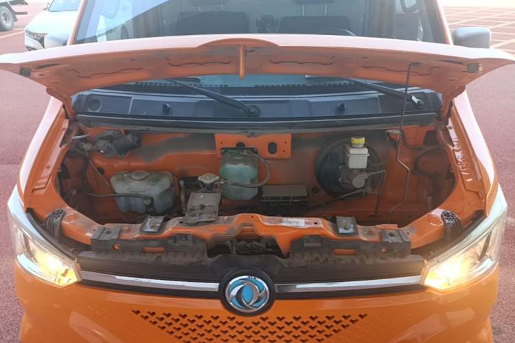 Used Dongfeng Yufeng EM26 2023 High-End Model 41.86 kWh CATL Engine Bay