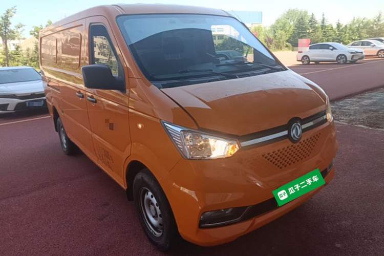 Used Dongfeng Yufeng EM26 2023 High-End Model 41.86 kWh CATL Front Right 45 Deg