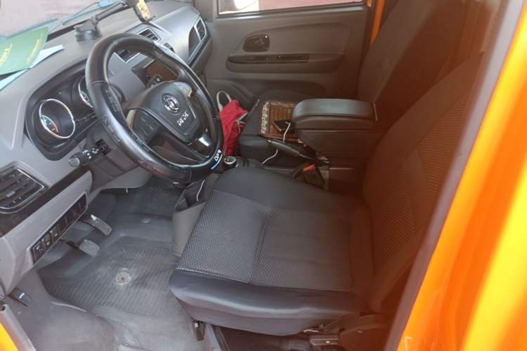Used Dongfeng Yufeng EM26 2023 High-End Model 41.86 kWh CATL Left Front Seat