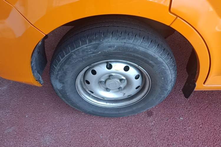 Used Dongfeng Yufeng EM26 2023 High-End Model 41.86 kWh CATL Left Front Wheel Hub