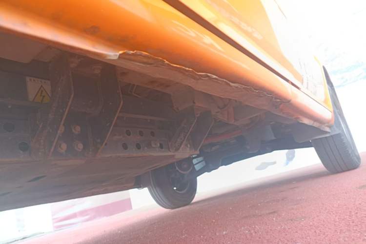 Used Dongfeng Yufeng EM26 2023 High-End Model 41.86 kWh CATL Right Side Sill