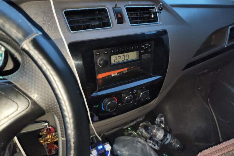 Used Dongfeng Yufeng EM26 2023 High-End Model 41.86 kWh CATL Audio And AC Panel