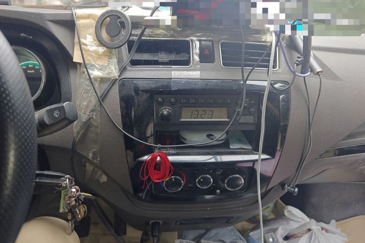 Used Dongfeng Yufeng EM26 2023 Standard Edition 41.472 kWh Henan Lithium Power Audio And AC Panel