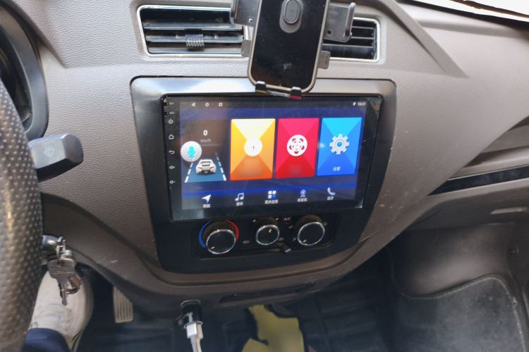 Used Dongfeng Yufeng EM26 2023 High-End Model 41.86 kWh CATL Audio And AC Panel