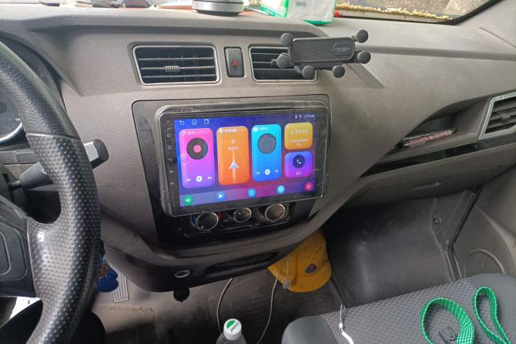 Used Dongfeng Yufeng EM26 2023 Standard Edition 41.472 kWh Henan Lithium Power Audio And AC Panel