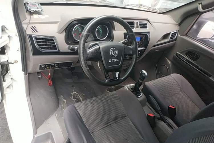 Used Dongfeng Yufeng EM26 2023 High-End Model 41.86 kWh CATL Center Console