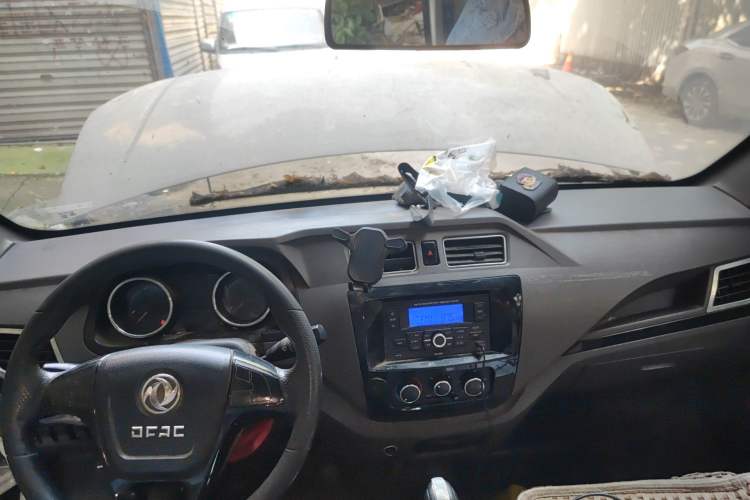 Used Dongfeng Yufeng EM26 2023 Standard Edition 41.472 kWh Henan Lithium Power Center Console