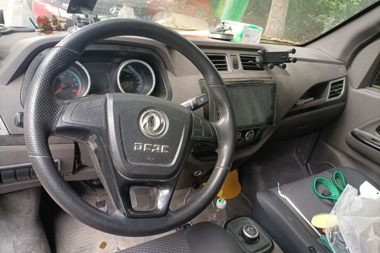Used Dongfeng Yufeng EM26 2023 Standard Edition 41.472 kWh Henan Lithium Power Center Console