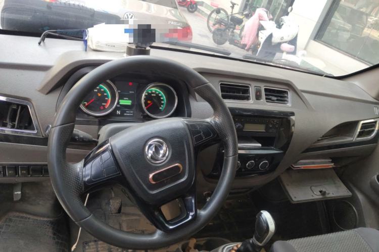 Used Dongfeng Yufeng EM26 2023 High-End Model 41.86 kWh CATL Center Console