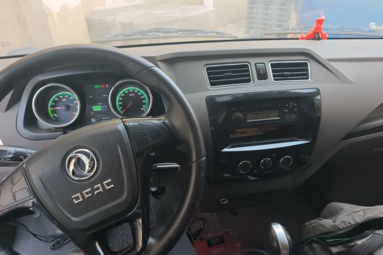 Used Dongfeng Yufeng EM26 2023 Standard Edition 41.472 kWh Henan Lithium Power Center Console