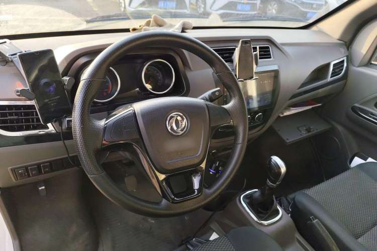Used Dongfeng Yufeng EM26 2023 Standard Edition 41.472 kWh Henan Lithium Power Center Console
