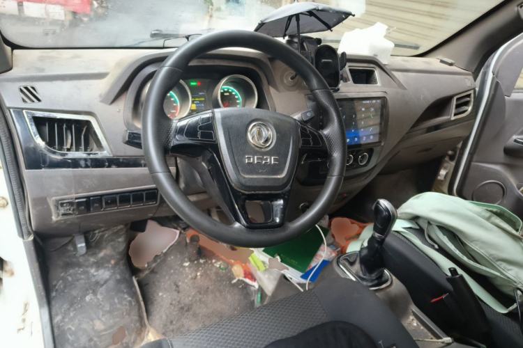 Used Dongfeng Yufeng EM26 2023 Standard Edition 41.472 kWh Henan Lithium Power Center Console