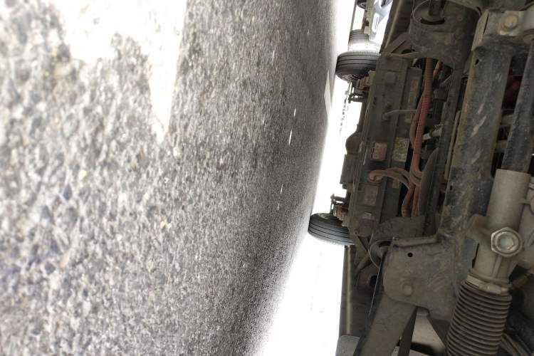 Used Dongfeng Yufeng EM26 2023 High-End Model 41.86 kWh CATL Chassis Front