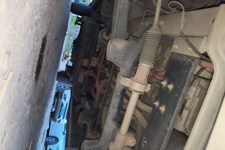 Used Dongfeng Yufeng EM26 2023 High-End Model 41.86 kWh CATL Chassis Front