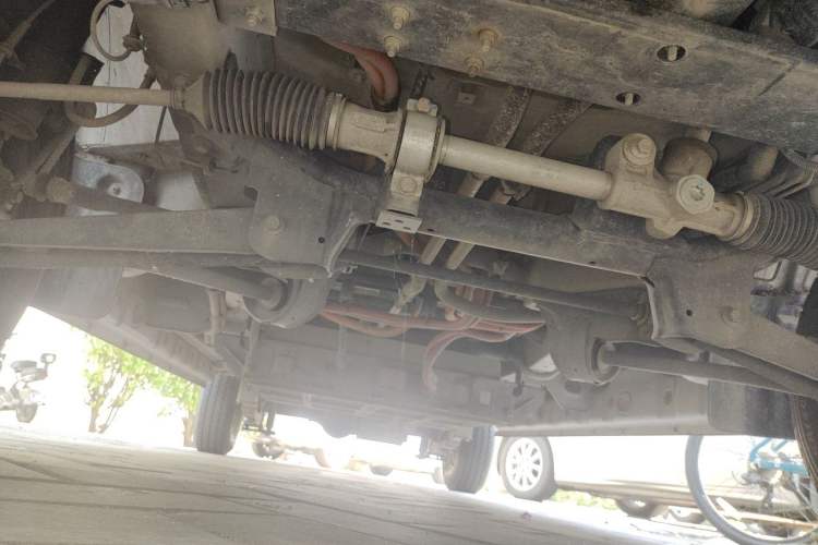 Used Dongfeng Yufeng EM26 2023 High-End Model 41.86 kWh CATL Chassis Front