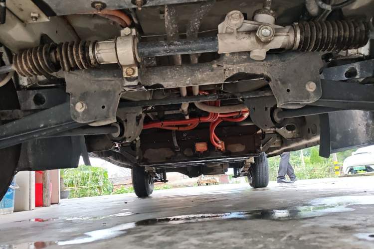 Used Dongfeng Yufeng EM26 2023 Standard Edition 41.472 kWh Henan Lithium Power Chassis Front