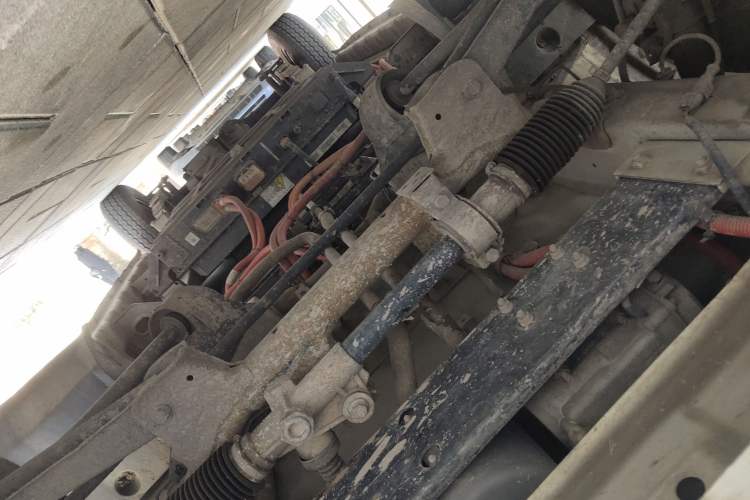Used Dongfeng Yufeng EM26 2023 High-End Model 41.86 kWh CATL Chassis Front