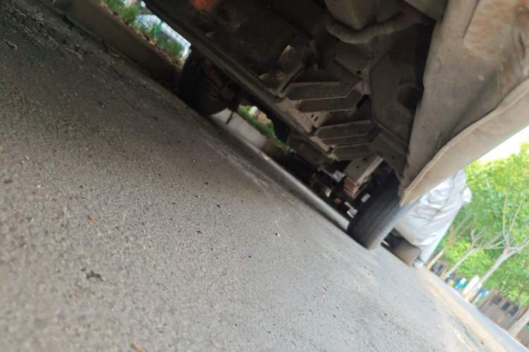 Used Dongfeng Yufeng EM26 2023 Standard Edition 41.472 kWh Henan Lithium Power Chassis Front Left