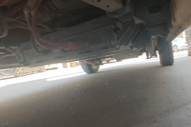 Used Dongfeng Yufeng EM26 2023 Standard Edition 41.472 kWh Henan Lithium Power Chassis Front Left