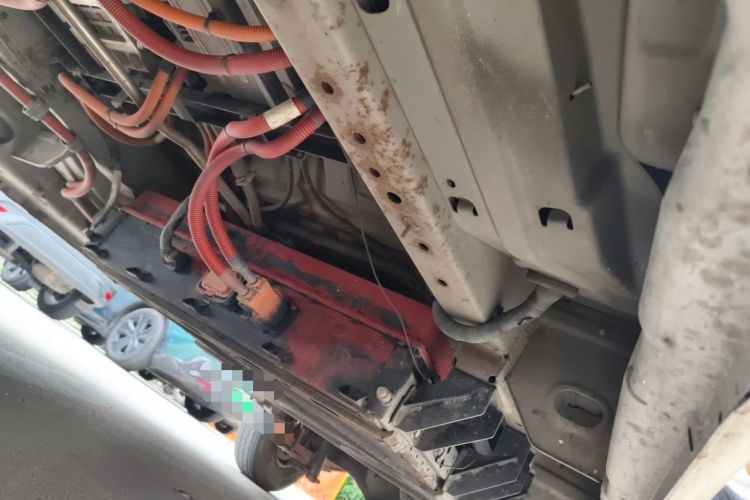 Used Dongfeng Yufeng EM26 2023 Standard Edition 41.472 kWh Henan Lithium Power Chassis Front Left