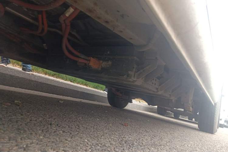 Used Dongfeng Yufeng EM26 2023 Standard Edition 41.472 kWh Henan Lithium Power Chassis Front Left