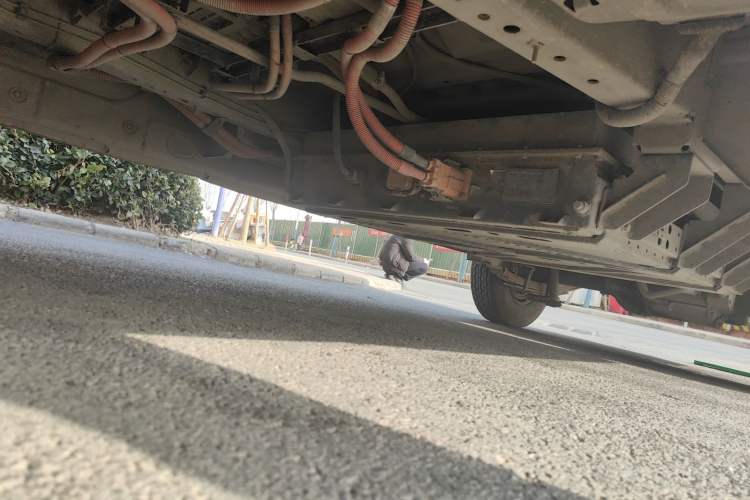 Used Dongfeng Yufeng EM26 2023 Standard Edition 41.472 kWh Henan Lithium Power Chassis Front Left