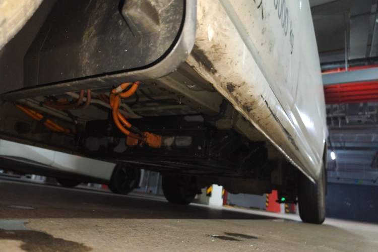 Used Dongfeng Yufeng EM26 2023 Standard Edition 41.472 kWh Henan Lithium Power Chassis Front Left