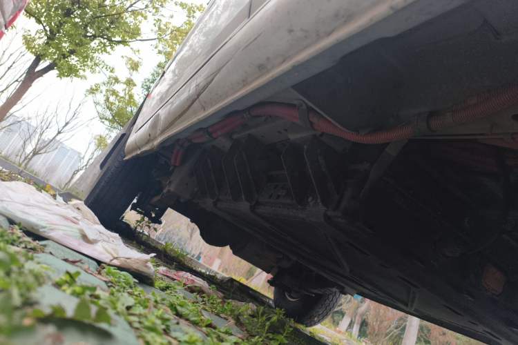 Used Dongfeng Yufeng EM26 2023 Standard Edition 41.472 kWh Henan Lithium Power Chassis Front Right