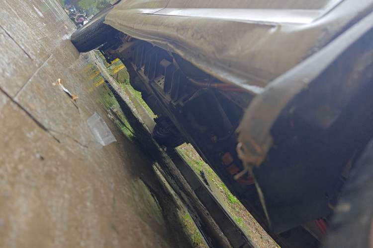 Used Dongfeng Yufeng EM26 2023 Standard Edition 41.472 kWh Henan Lithium Power Chassis Front Right