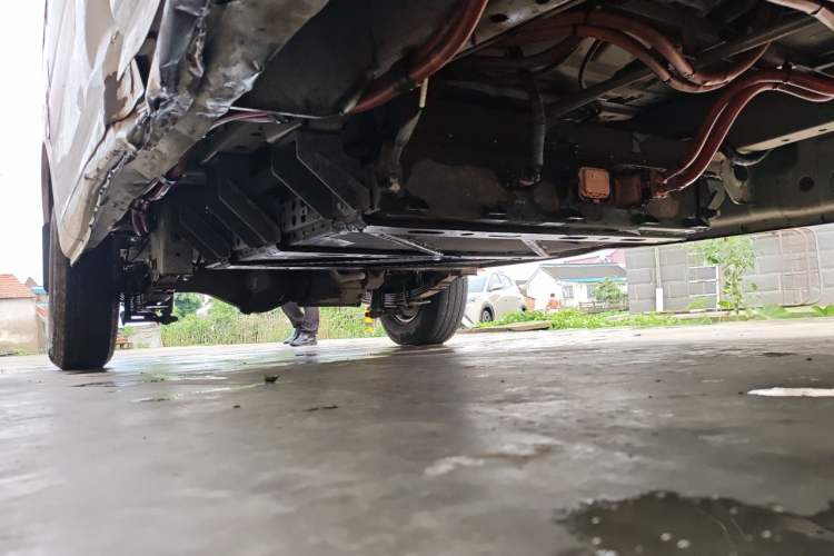 Used Dongfeng Yufeng EM26 2023 Standard Edition 41.472 kWh Henan Lithium Power Chassis Front Right