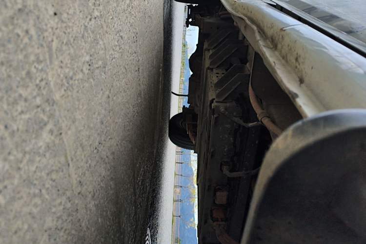 Used Dongfeng Yufeng EM26 2023 Standard Edition 41.472 kWh Henan Lithium Power Chassis Front Right