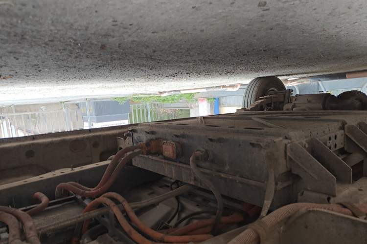 Used Dongfeng Yufeng EM26 2023 Standard Edition 41.472 kWh Henan Lithium Power Chassis Front Right