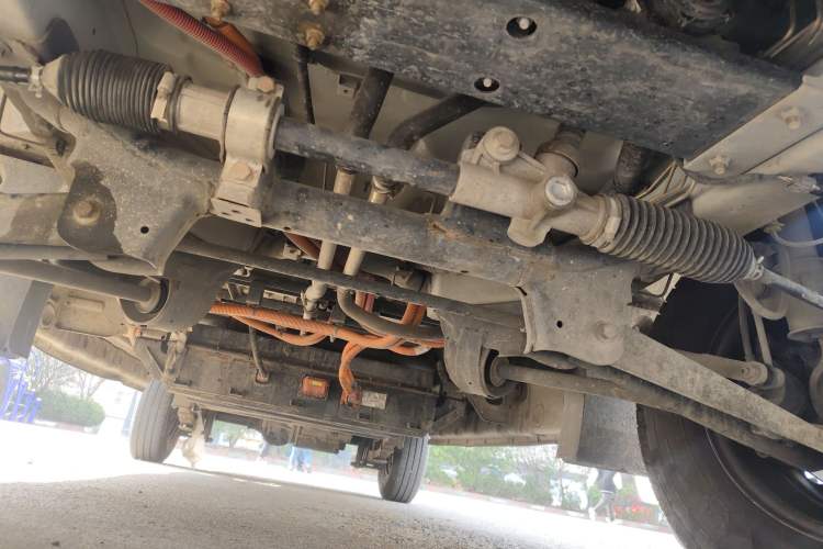 Used Dongfeng Yufeng EM26 2023 Standard Edition 41.472 kWh Henan Lithium Power Chassis Front