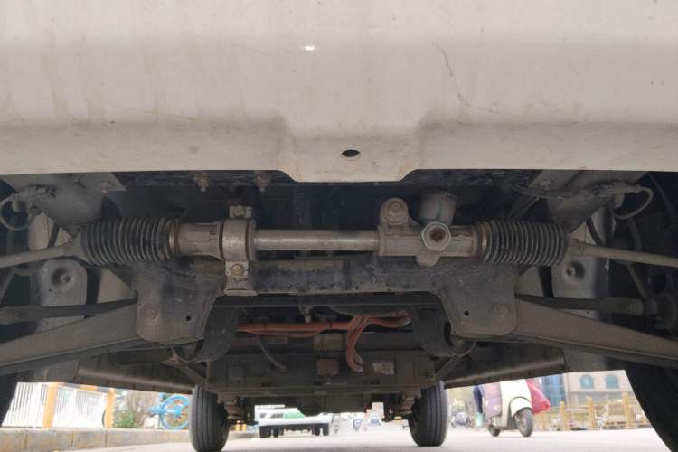 Used Dongfeng Yufeng EM26 2023 High-End Model 41.86 kWh CATL Chassis Front