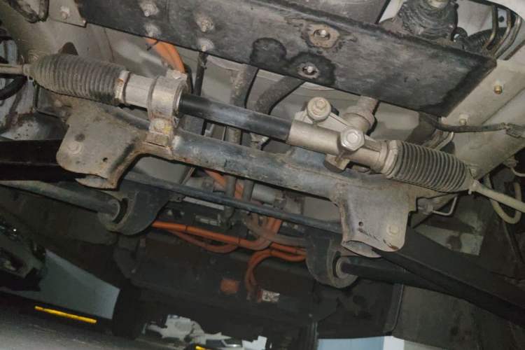 Used Dongfeng Yufeng EM26 2023 Standard Edition 41.472 kWh Henan Lithium Power Chassis Front