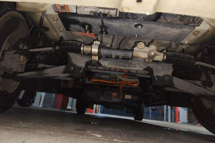 Used Dongfeng Yufeng EM26 2023 Standard Edition 41.472 kWh Henan Lithium Power Chassis Front