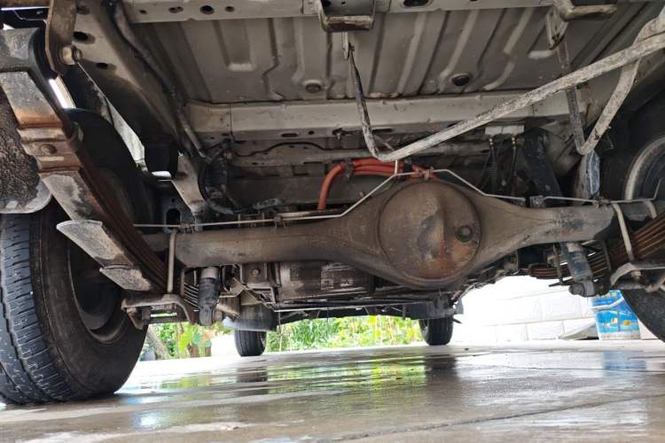 Used Dongfeng Yufeng EM26 2023 Standard Edition 41.472 kWh Henan Lithium Power Chassis Rear
