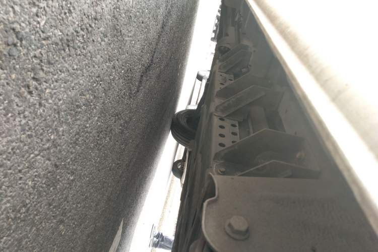 Used Dongfeng Yufeng EM26 2023 High-End Model 41.86 kWh CATL Chassis Rear Left