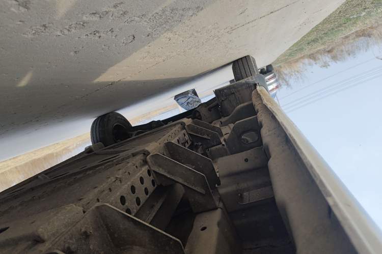 Used Dongfeng Yufeng EM26 2023 Standard Edition 41.472 kWh Henan Lithium Power Chassis Rear Left