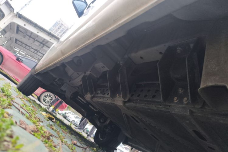 Used Dongfeng Yufeng EM26 2023 Standard Edition 41.472 kWh Henan Lithium Power Chassis Rear Left