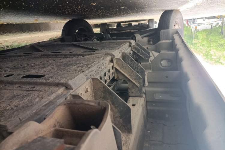 Used Dongfeng Yufeng EM26 2023 Standard Edition 41.472 kWh Henan Lithium Power Chassis Rear Left