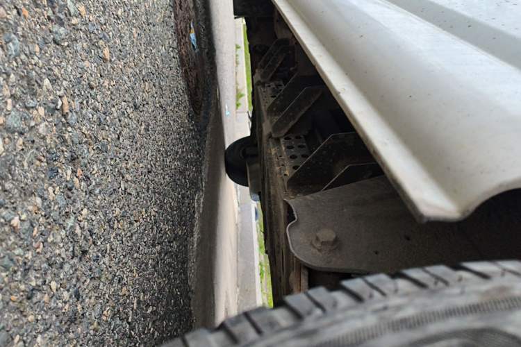 Used Dongfeng Yufeng EM26 2023 Standard Edition 41.472 kWh Henan Lithium Power Chassis Rear Left