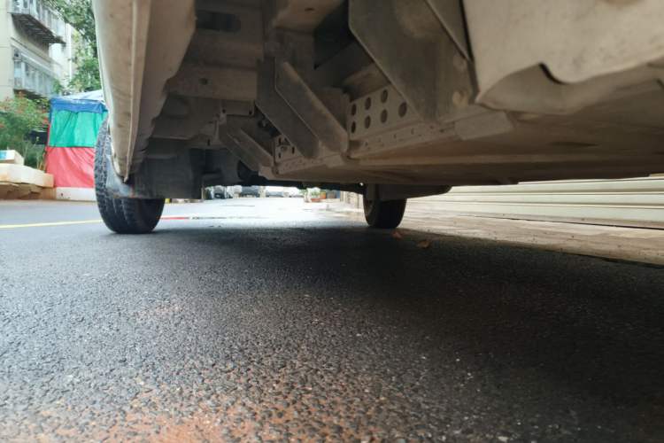 Used Dongfeng Yufeng EM26 2023 Standard Edition 41.472 kWh Henan Lithium Power Chassis Rear Left