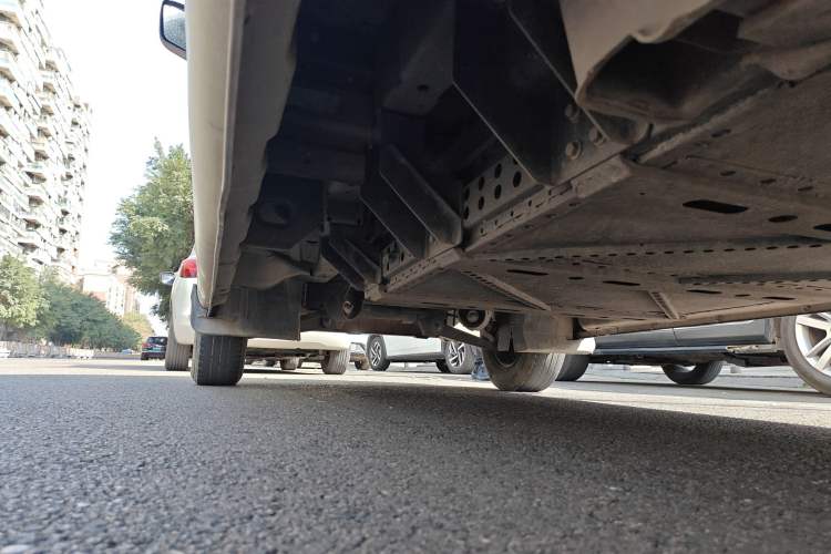 Used Dongfeng Yufeng EM26 2023 Standard Edition 41.472 kWh Henan Lithium Power Chassis Rear Left