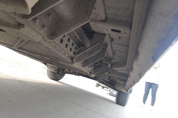 Used Dongfeng Yufeng EM26 2023 Standard Edition 41.472 kWh Henan Lithium Power Chassis Rear Right