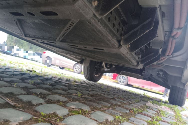 Used Dongfeng Yufeng EM26 2023 Standard Edition 41.472 kWh Henan Lithium Power Chassis Rear Right