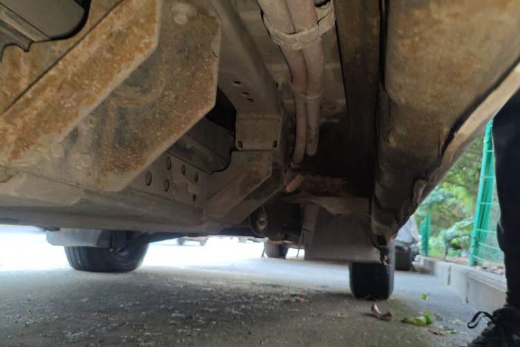 Used Dongfeng Yufeng EM26 2023 Standard Edition 41.472 kWh Henan Lithium Power Chassis Rear Right